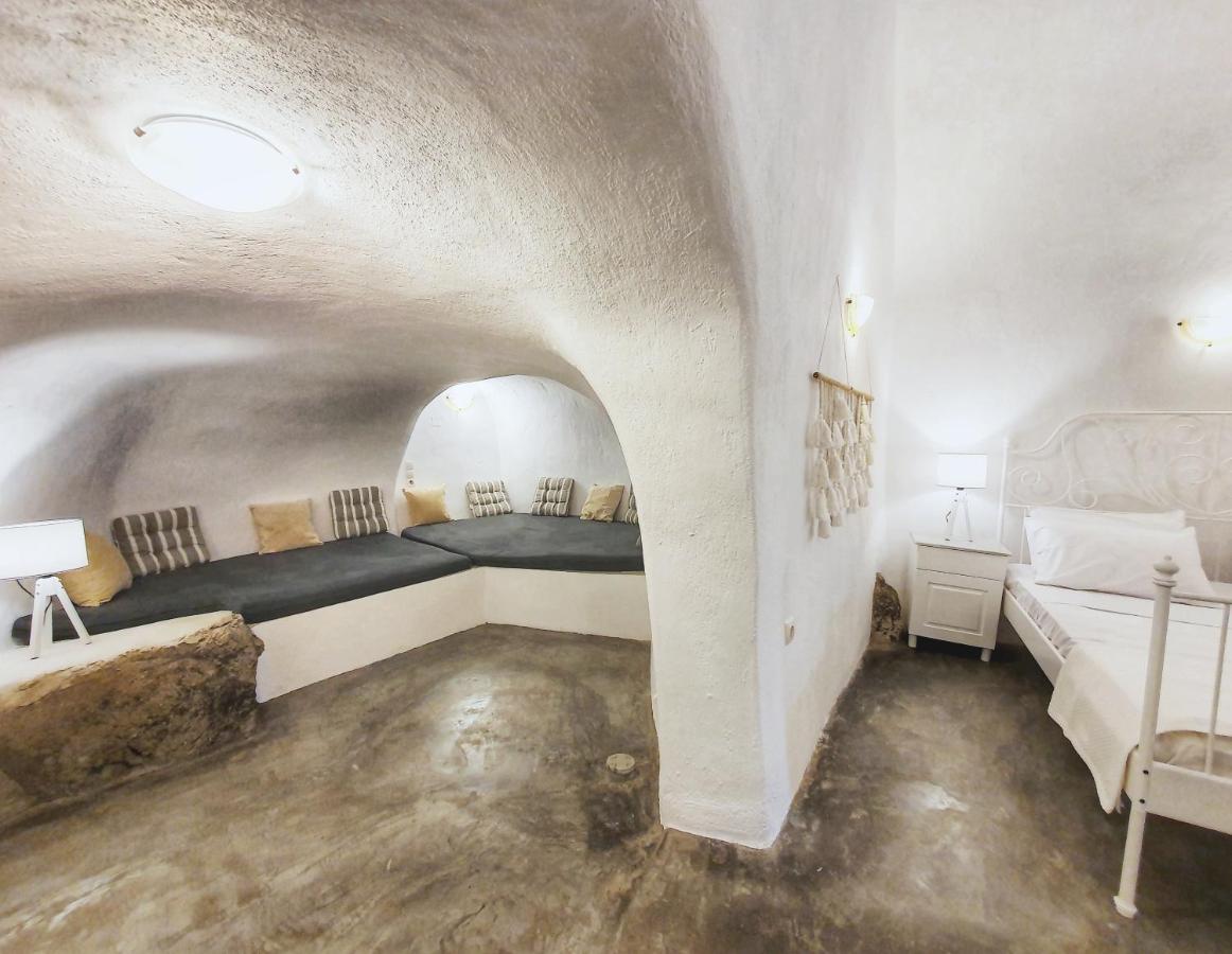 Navita Cave Houses Fira  Exterior foto